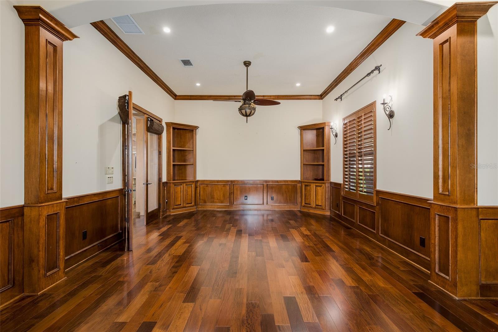 CHAMPIONS CLUB - Residential