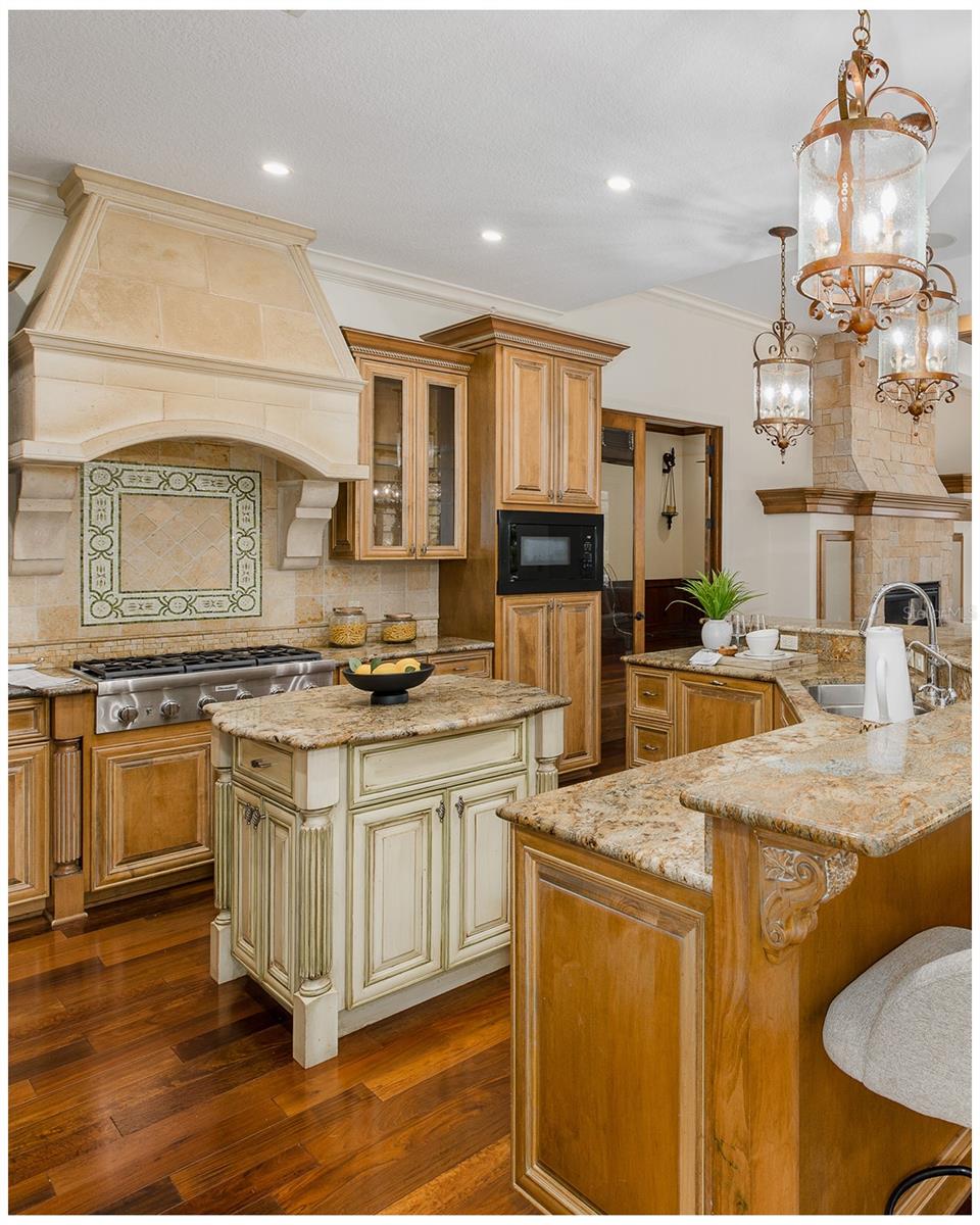 CHAMPIONS CLUB - Residential