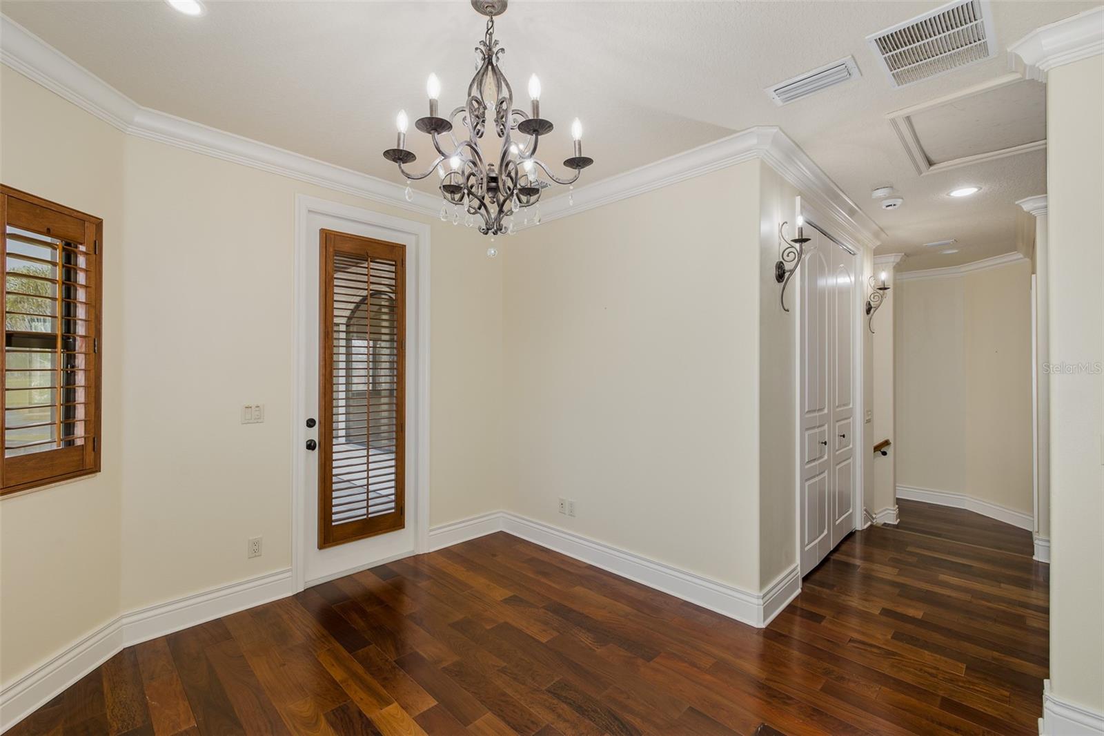 CHAMPIONS CLUB - Residential