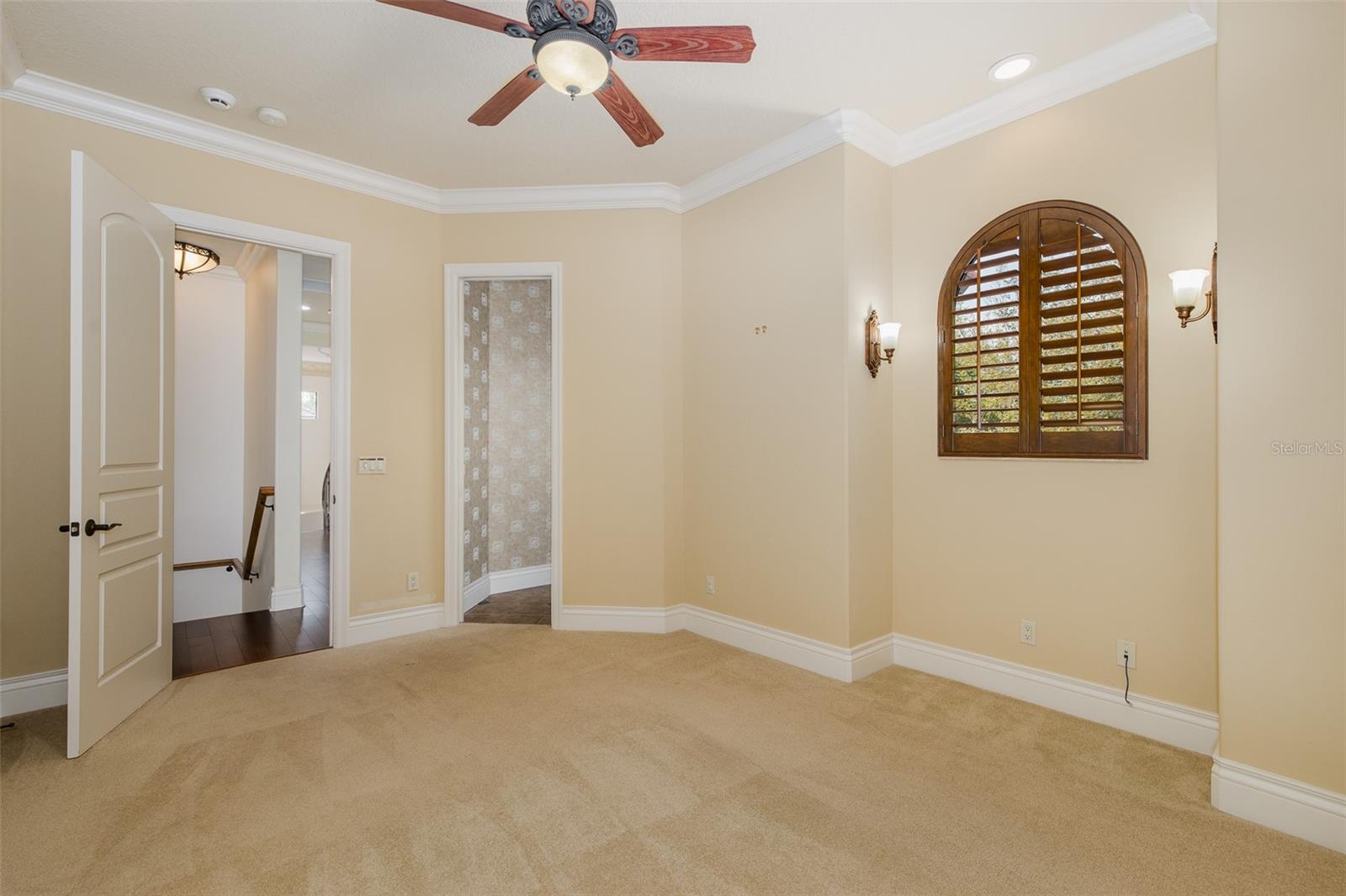 CHAMPIONS CLUB - Residential