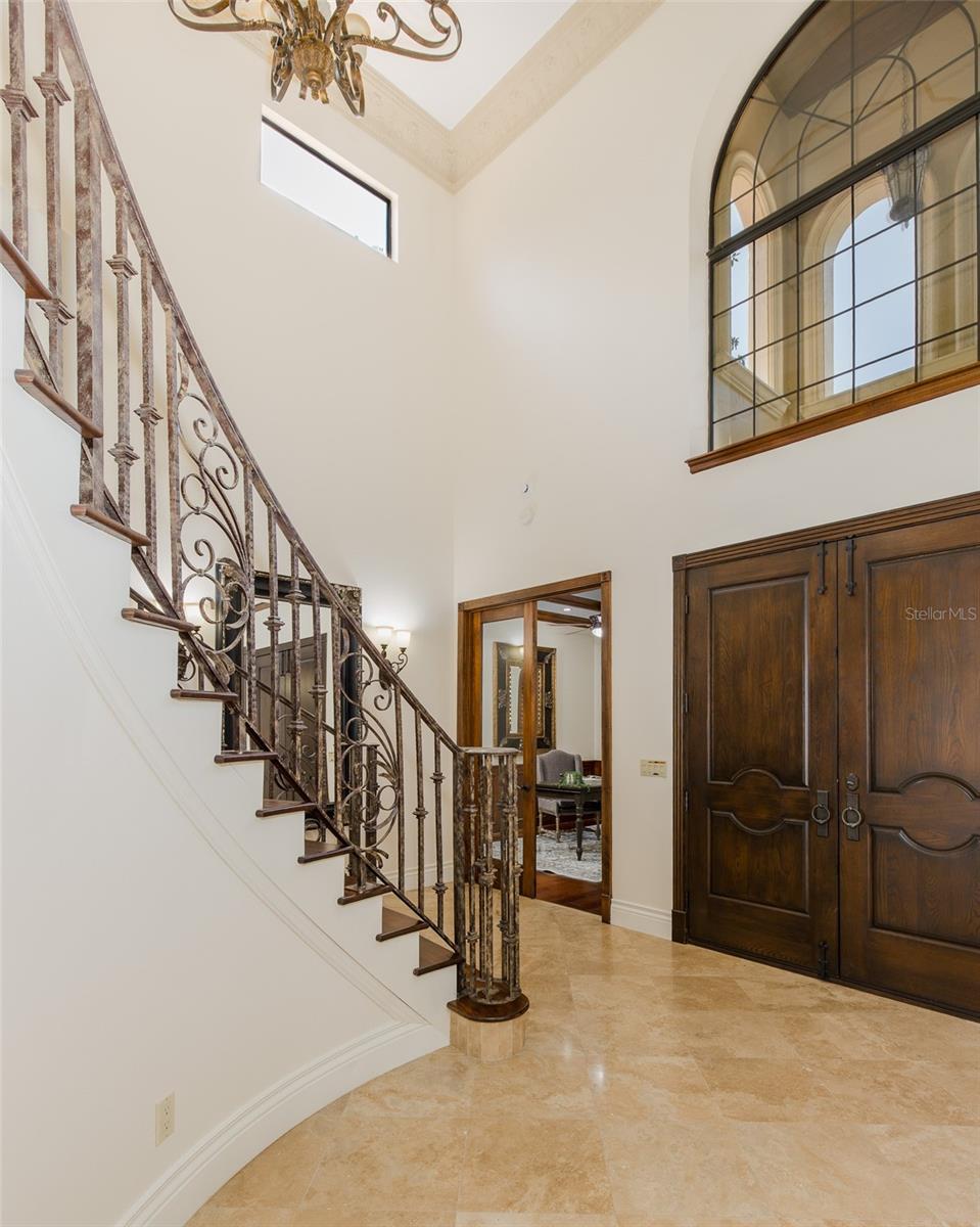 CHAMPIONS CLUB - Residential