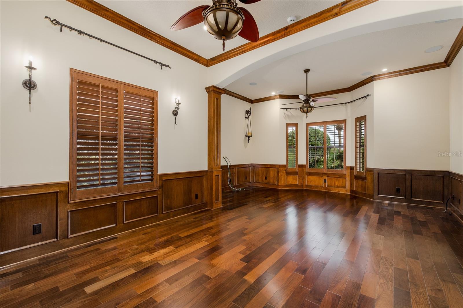 CHAMPIONS CLUB - Residential