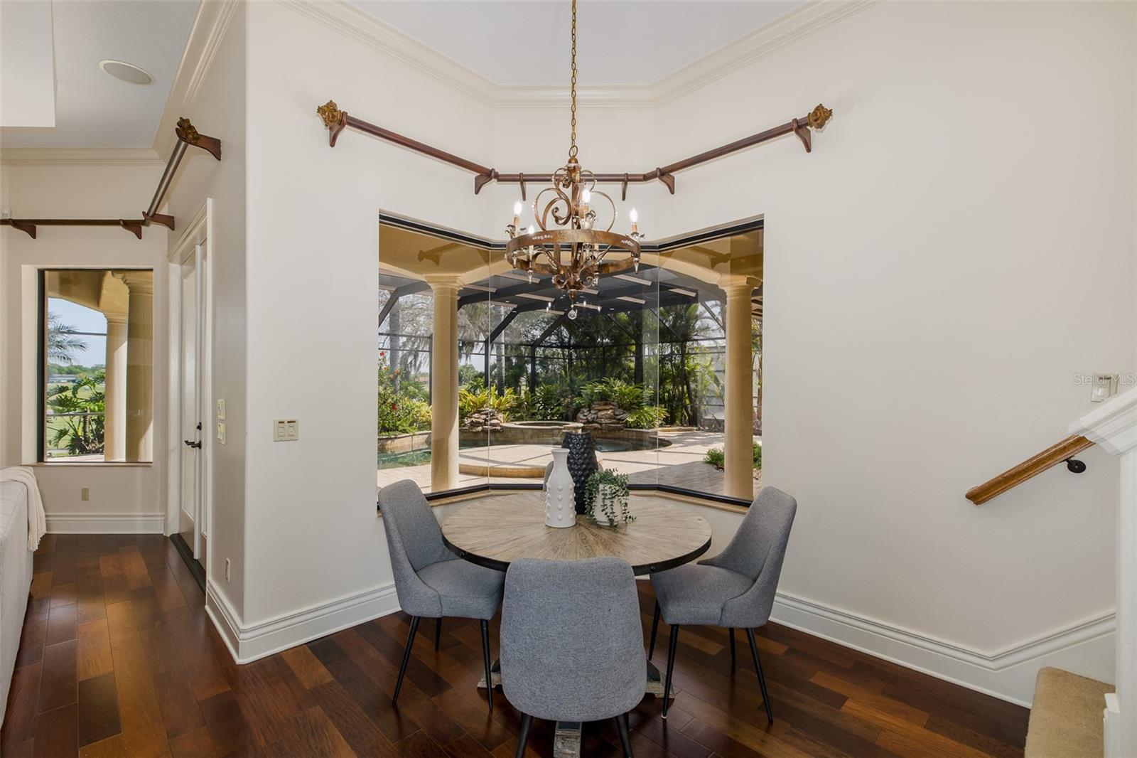 CHAMPIONS CLUB - Residential