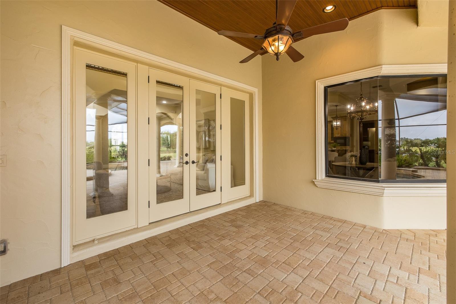 CHAMPIONS CLUB - Residential