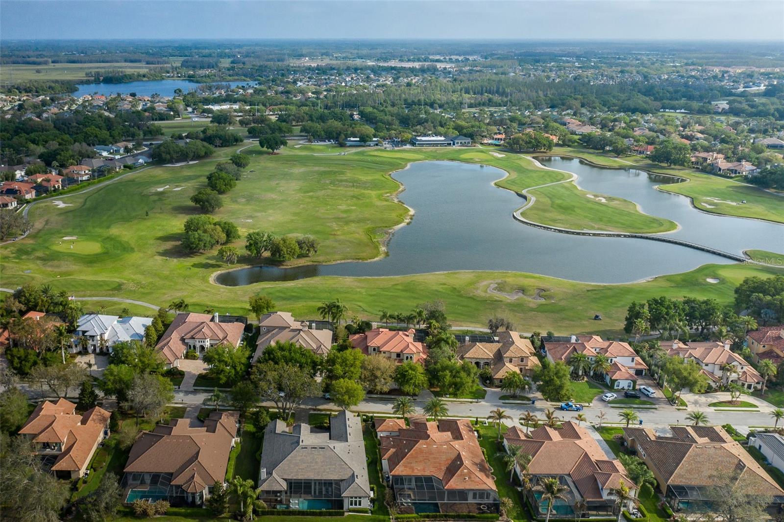 CHAMPIONS CLUB - Residential