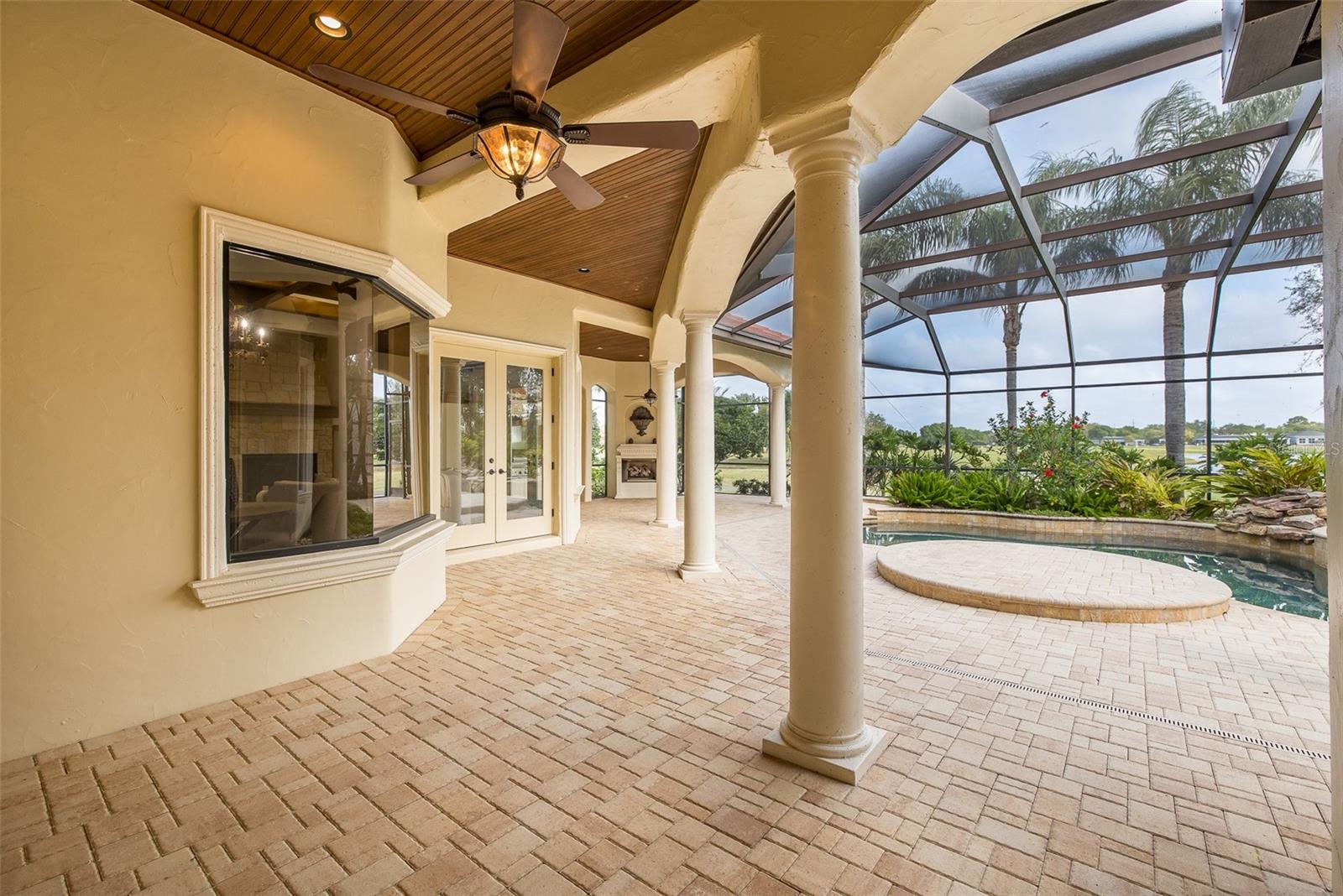 CHAMPIONS CLUB - Residential