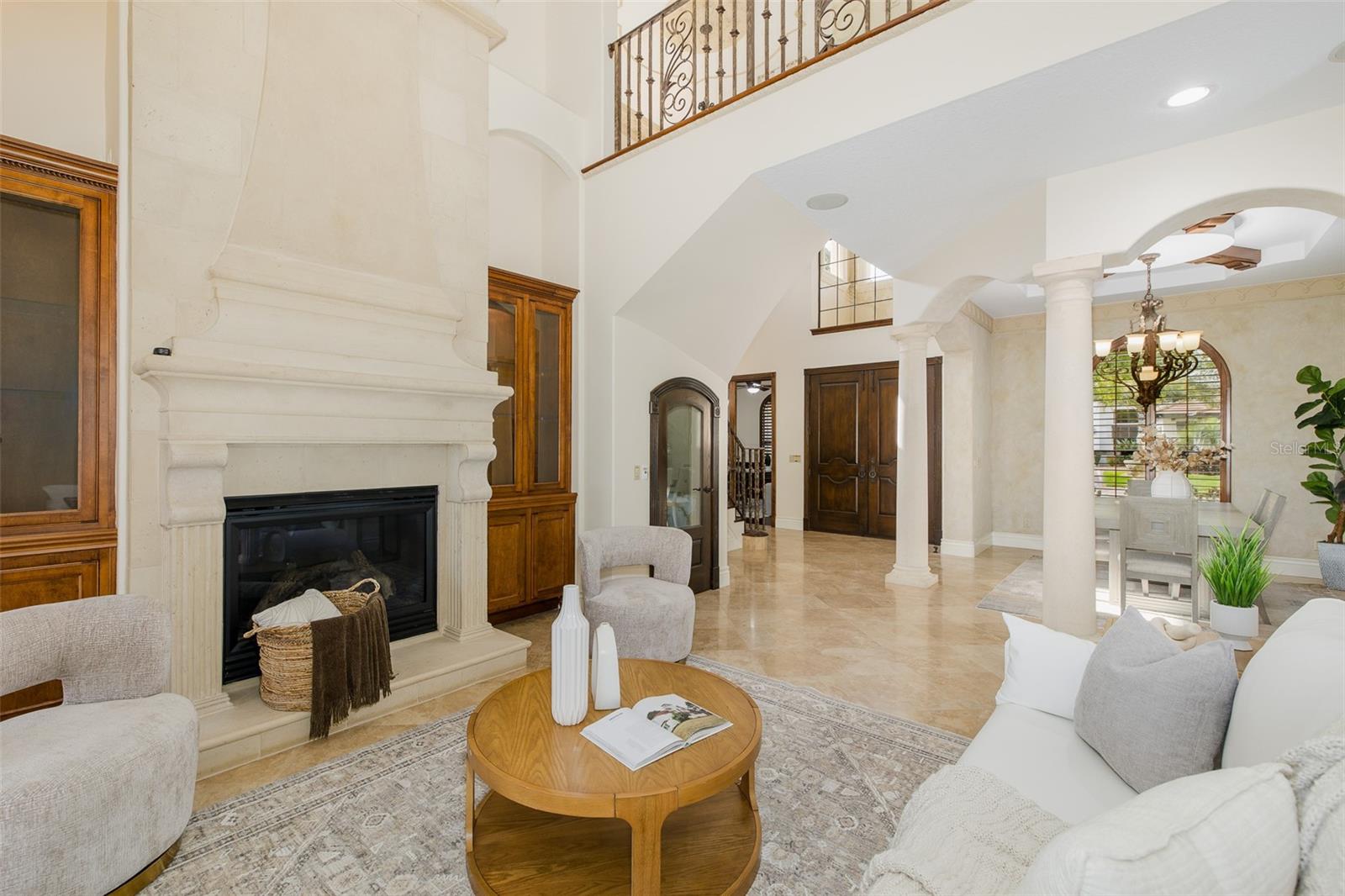 CHAMPIONS CLUB - Residential