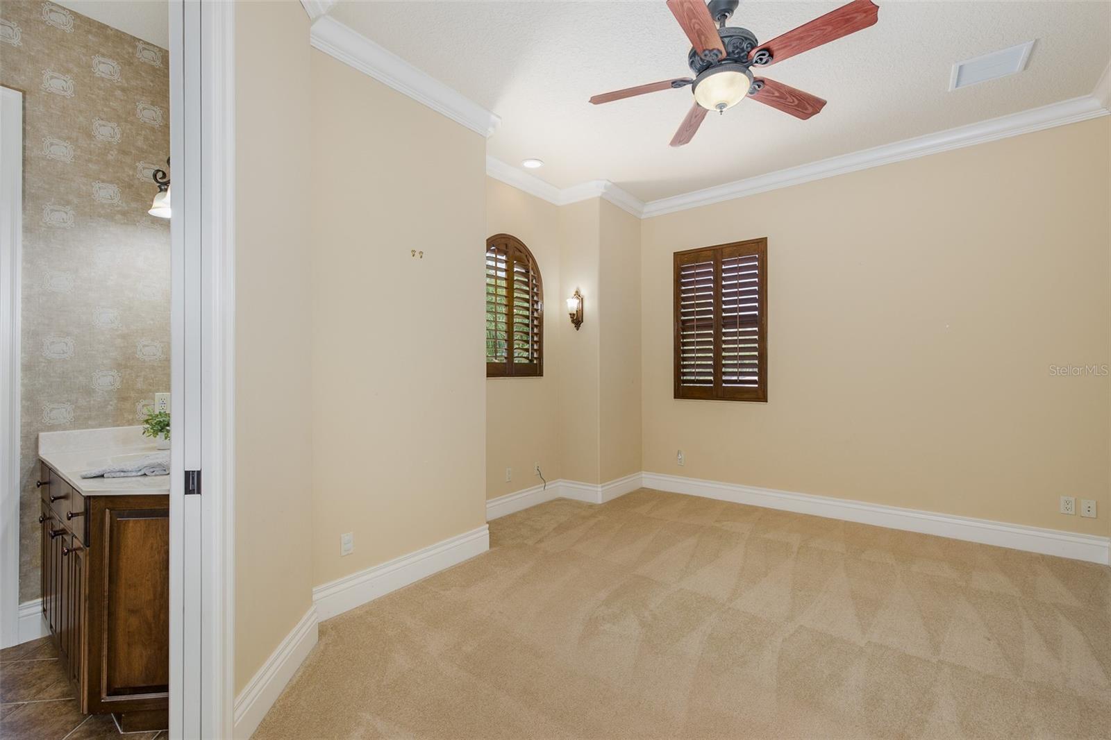 CHAMPIONS CLUB - Residential