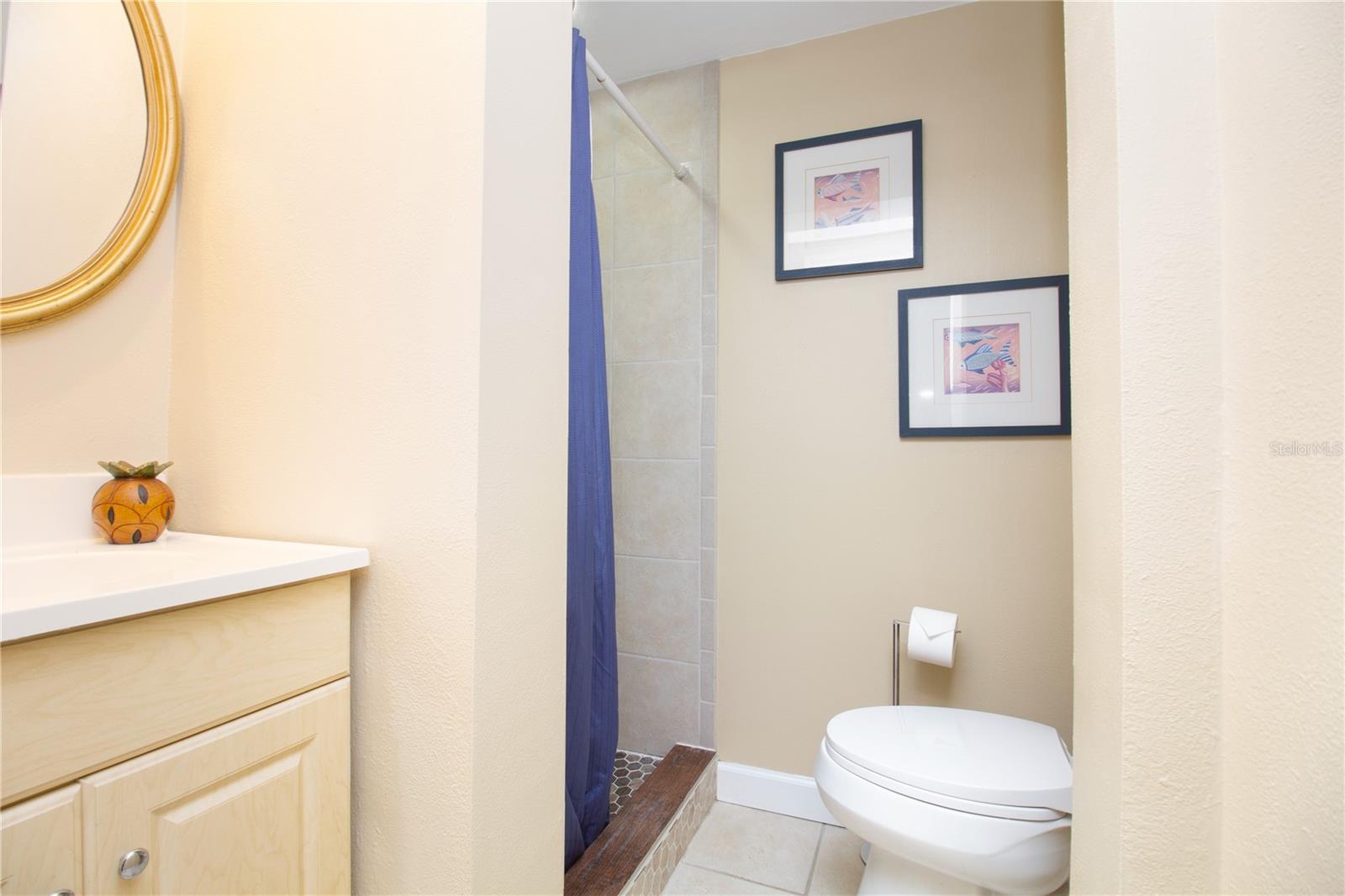 BEACON SQUARE - Residential Lease