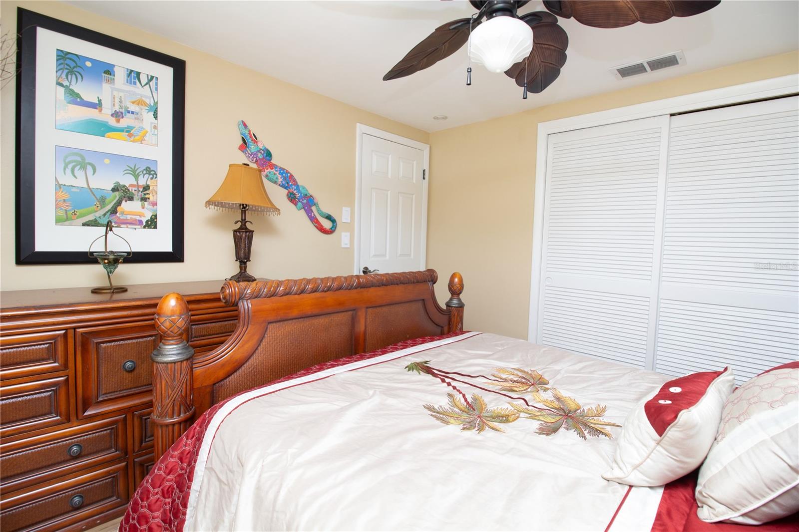 BEACON SQUARE - Residential Lease