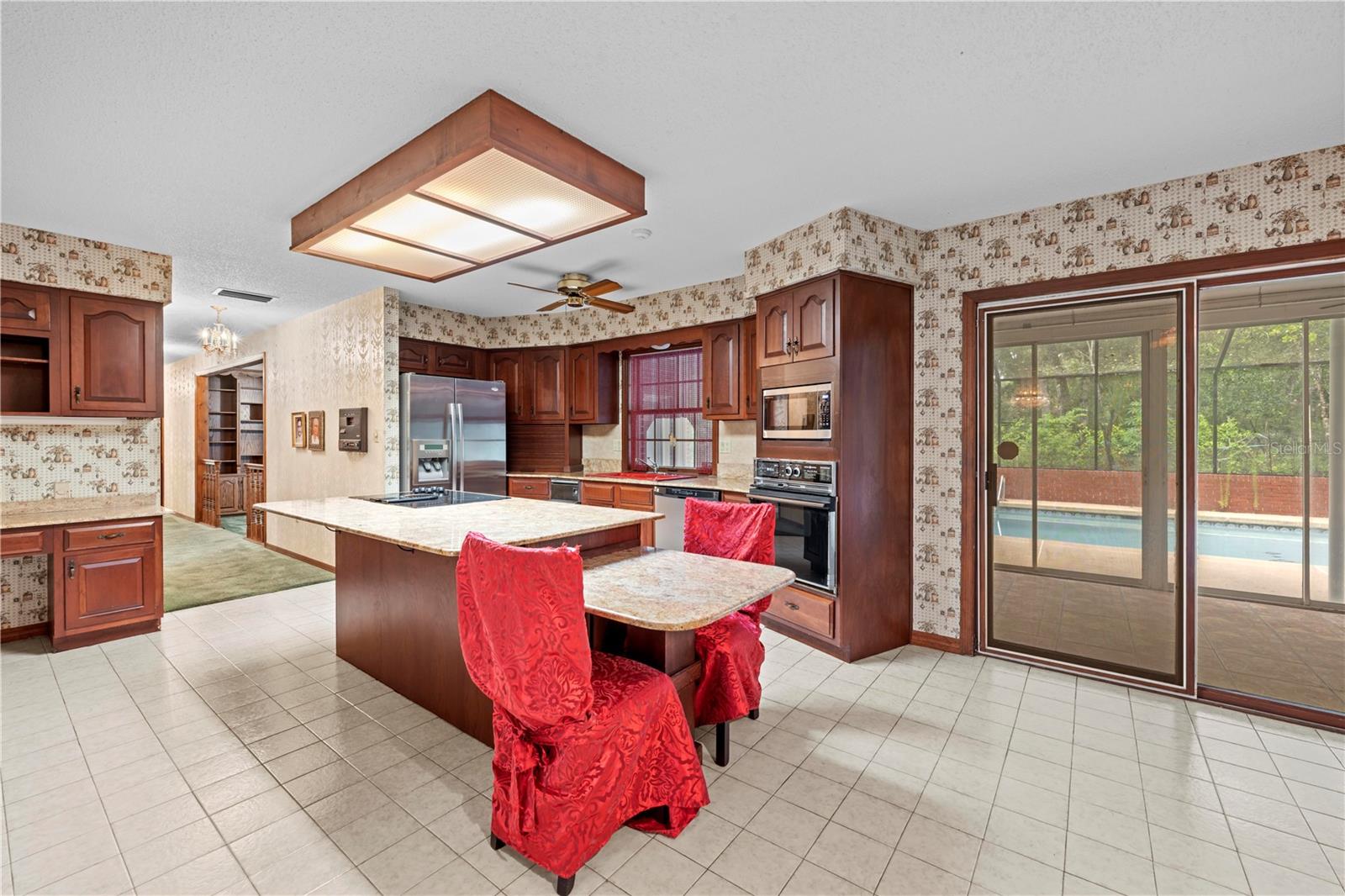 ROYAL OAKS ESTATE - Residential