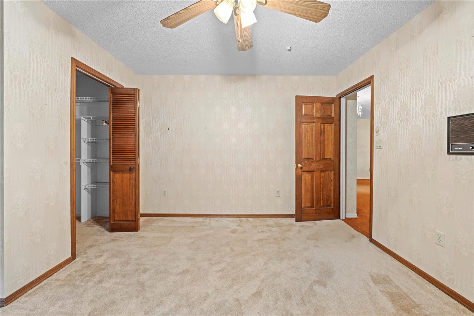 ROYAL OAKS ESTATE - Residential