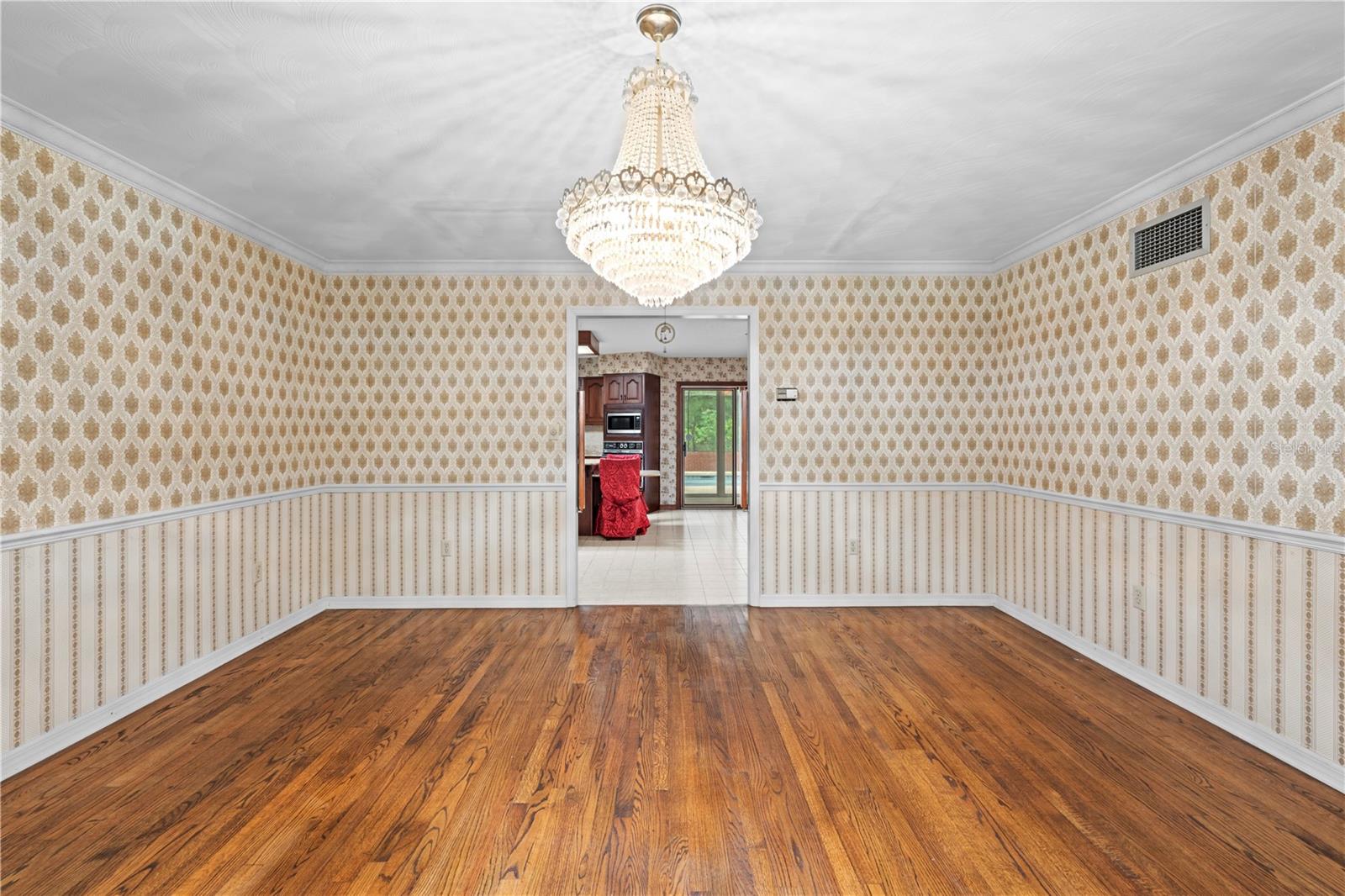 ROYAL OAKS ESTATE - Residential