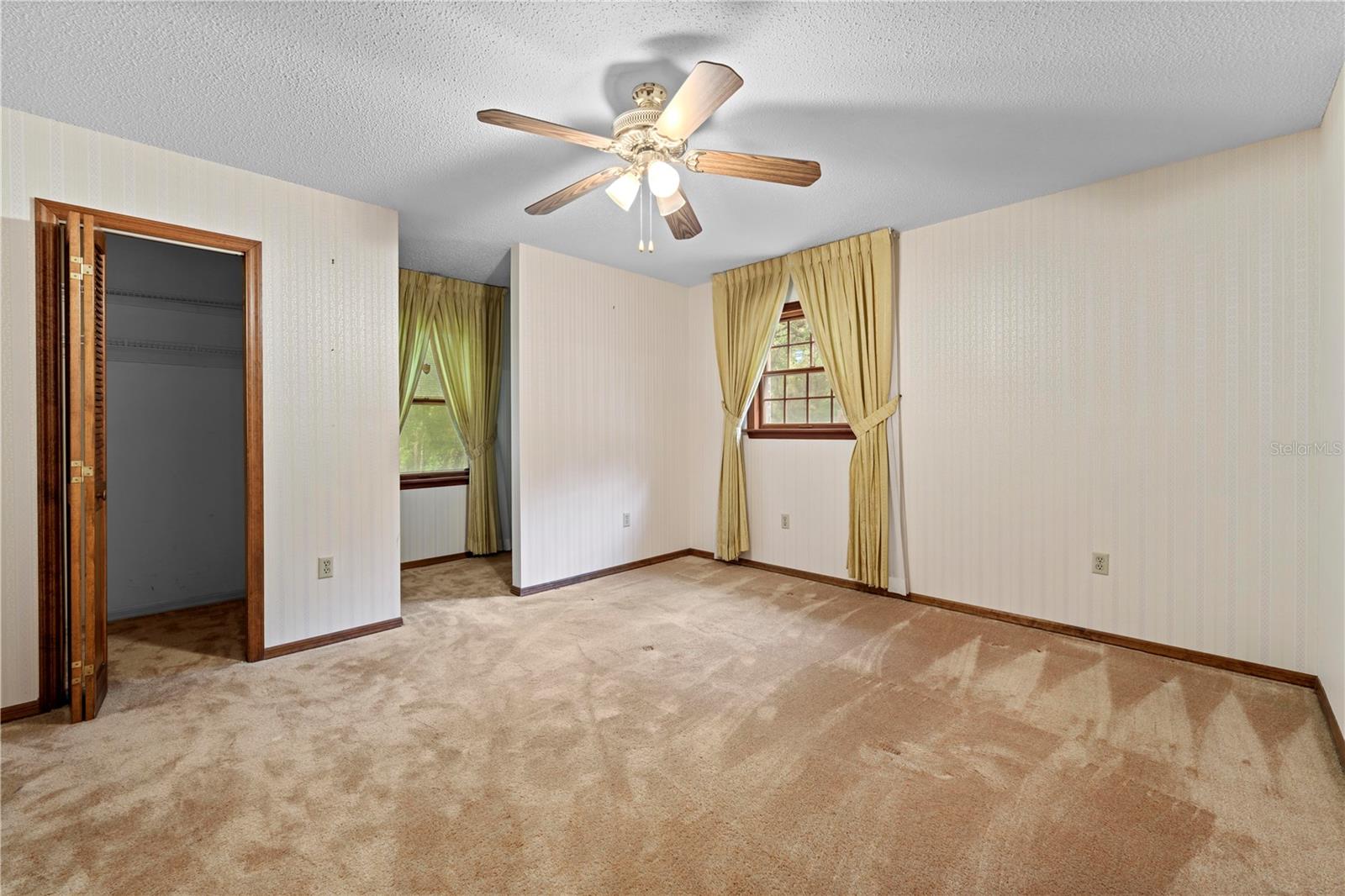 ROYAL OAKS ESTATE - Residential