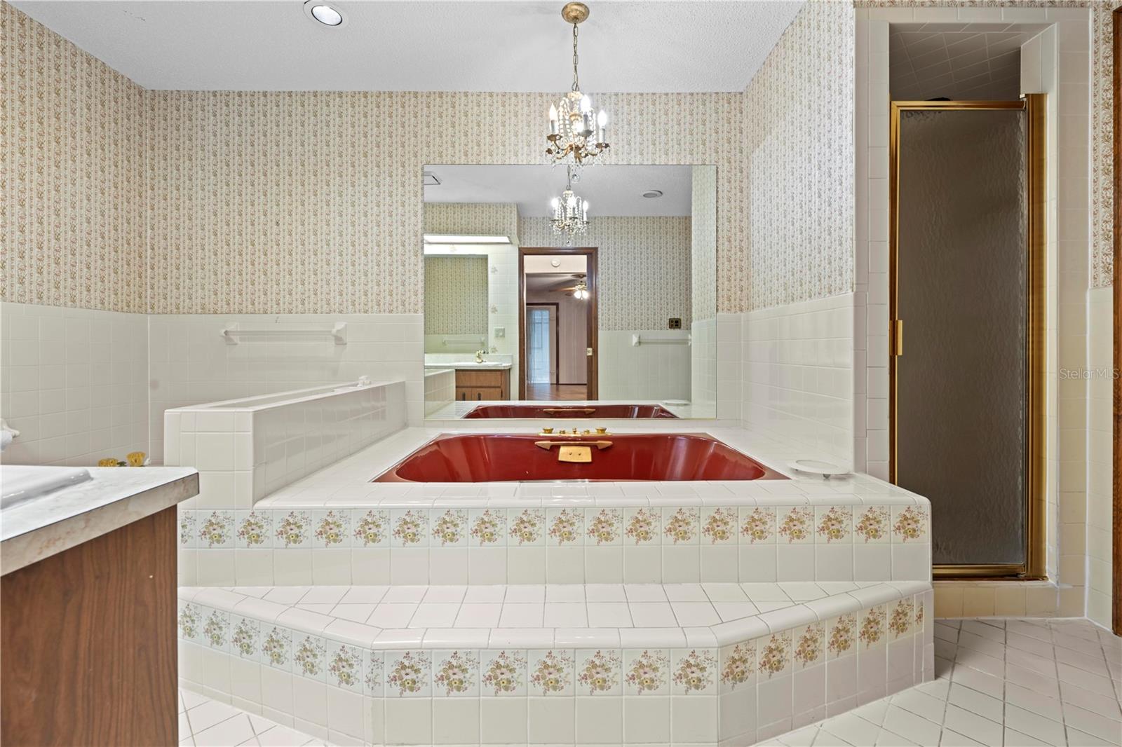 ROYAL OAKS ESTATE - Residential