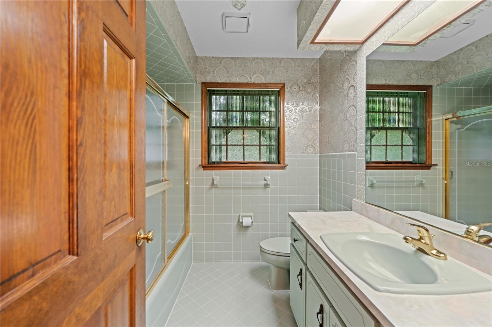 ROYAL OAKS ESTATE - Residential