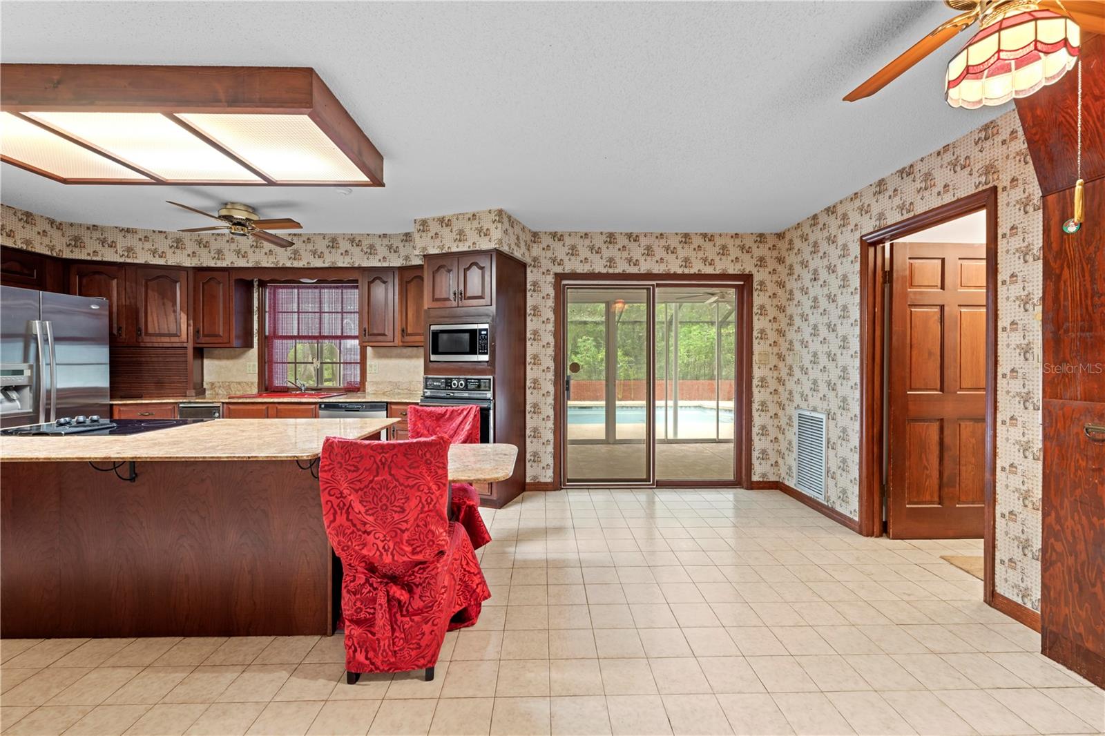 ROYAL OAKS ESTATE - Residential