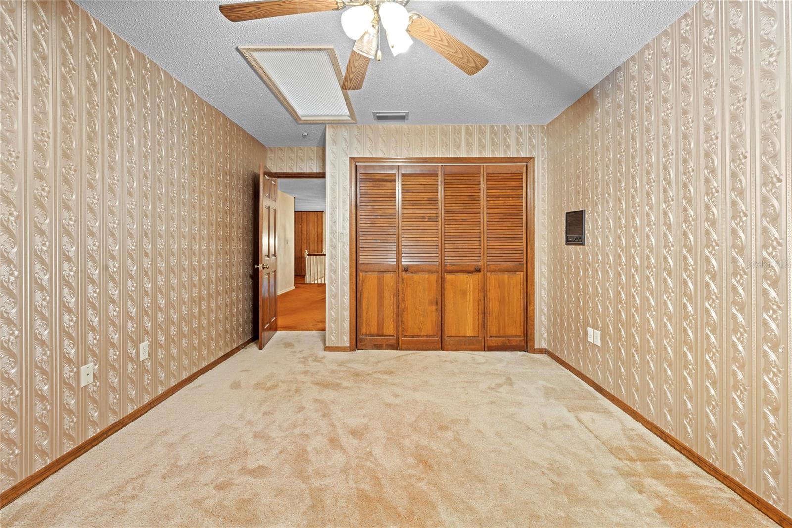 ROYAL OAKS ESTATE - Residential