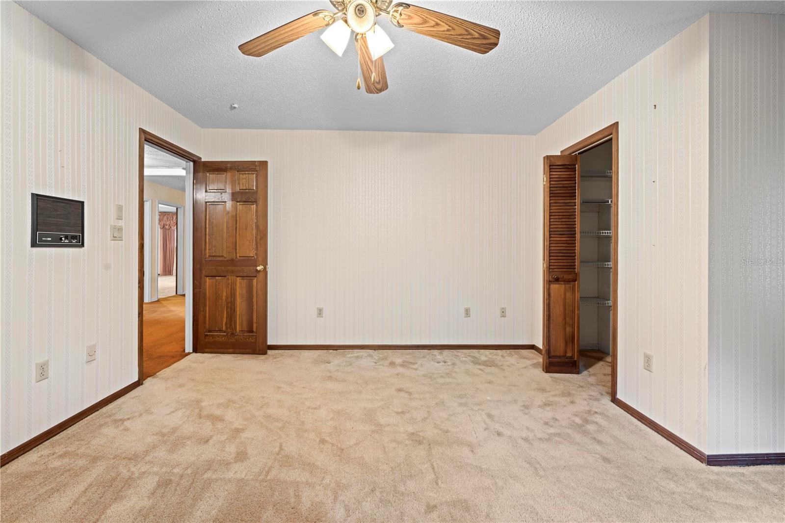 ROYAL OAKS ESTATE - Residential