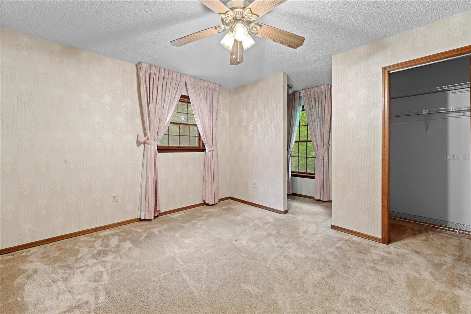 ROYAL OAKS ESTATE - Residential