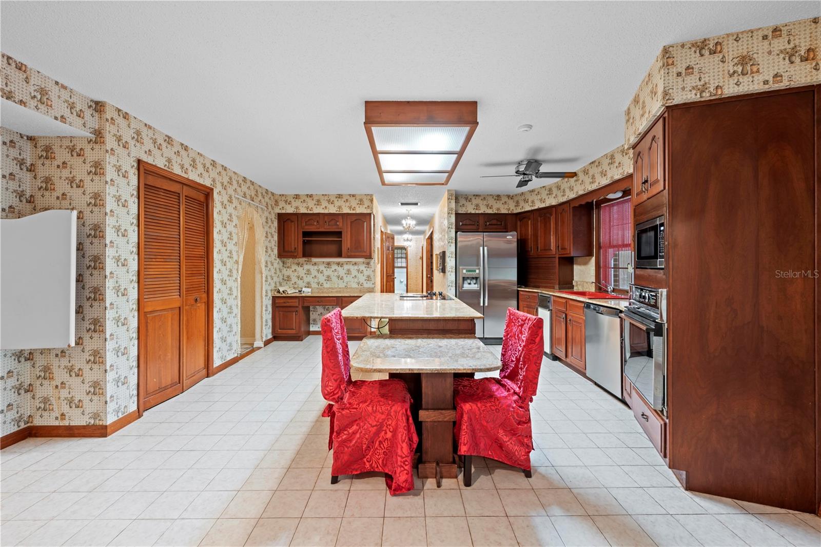 ROYAL OAKS ESTATE - Residential