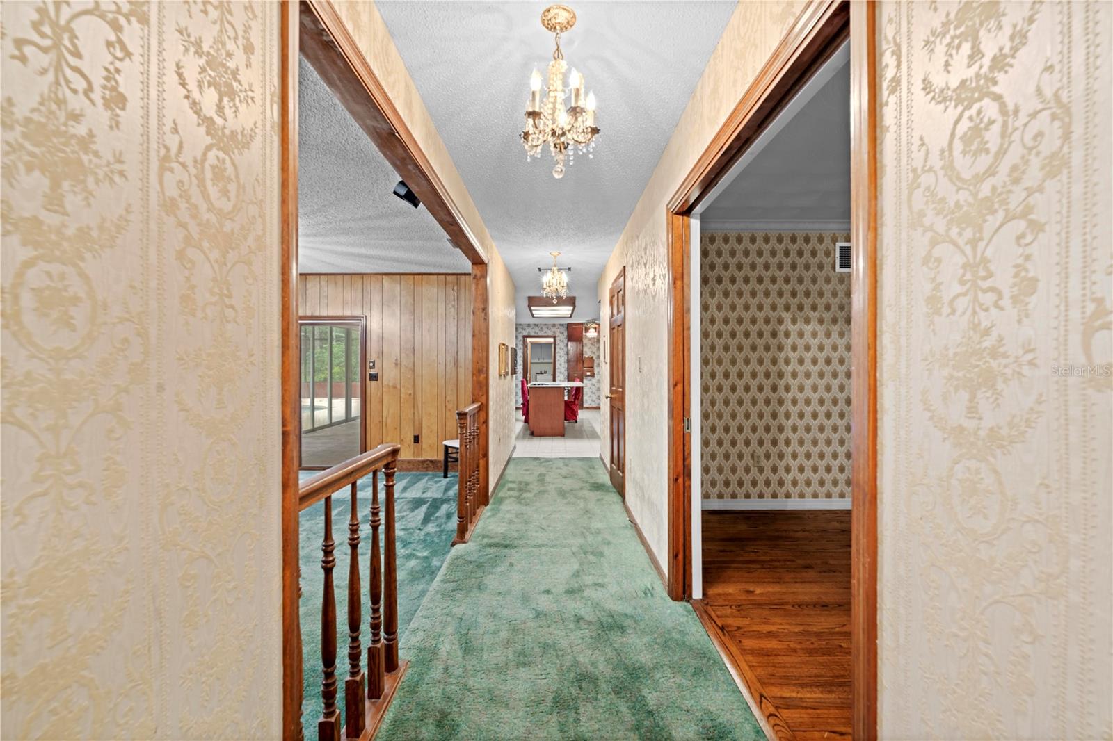 ROYAL OAKS ESTATE - Residential