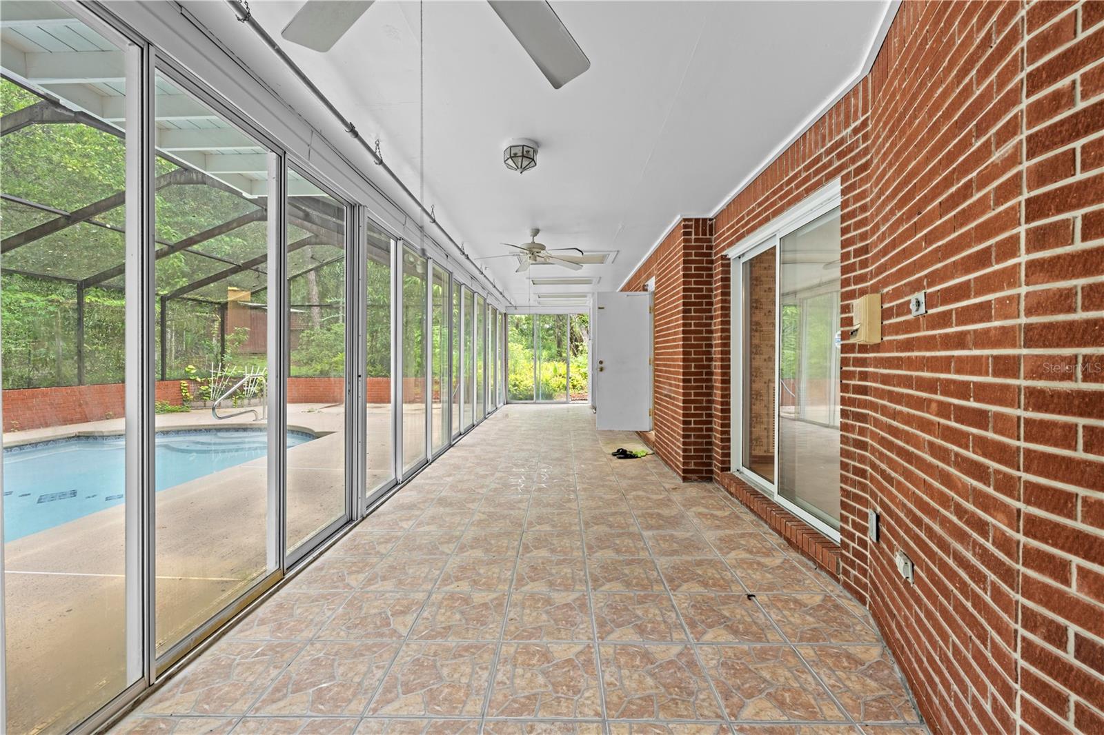 ROYAL OAKS ESTATE - Residential
