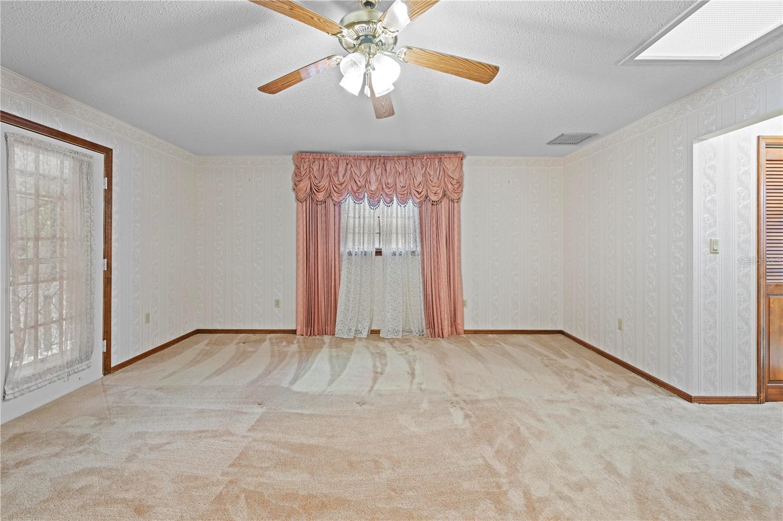 ROYAL OAKS ESTATE - Residential