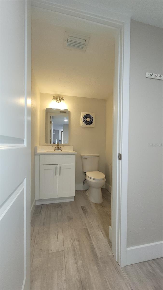 TREASURE ISLAND TENNIS & YACHT CLUB - Residential