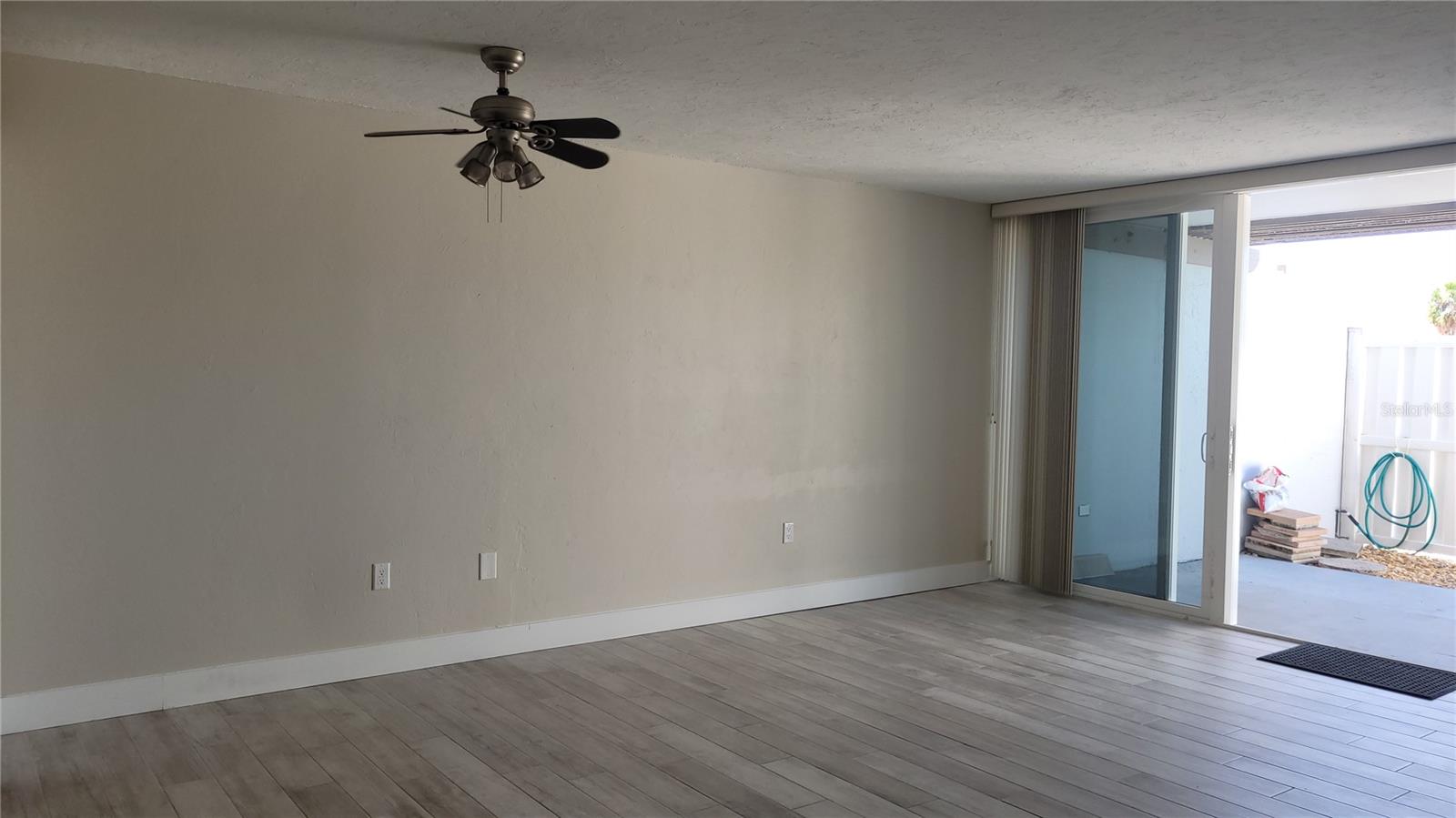 TREASURE ISLAND TENNIS & YACHT CLUB - Residential