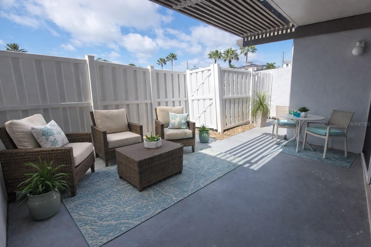 TREASURE ISLAND TENNIS & YACHT CLUB - Residential