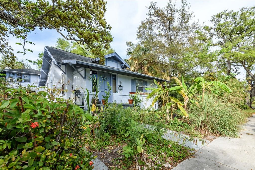 Photo of 655 Paris Avenue S, St Petersburg, FL 33701 (MLS # TB8469031)