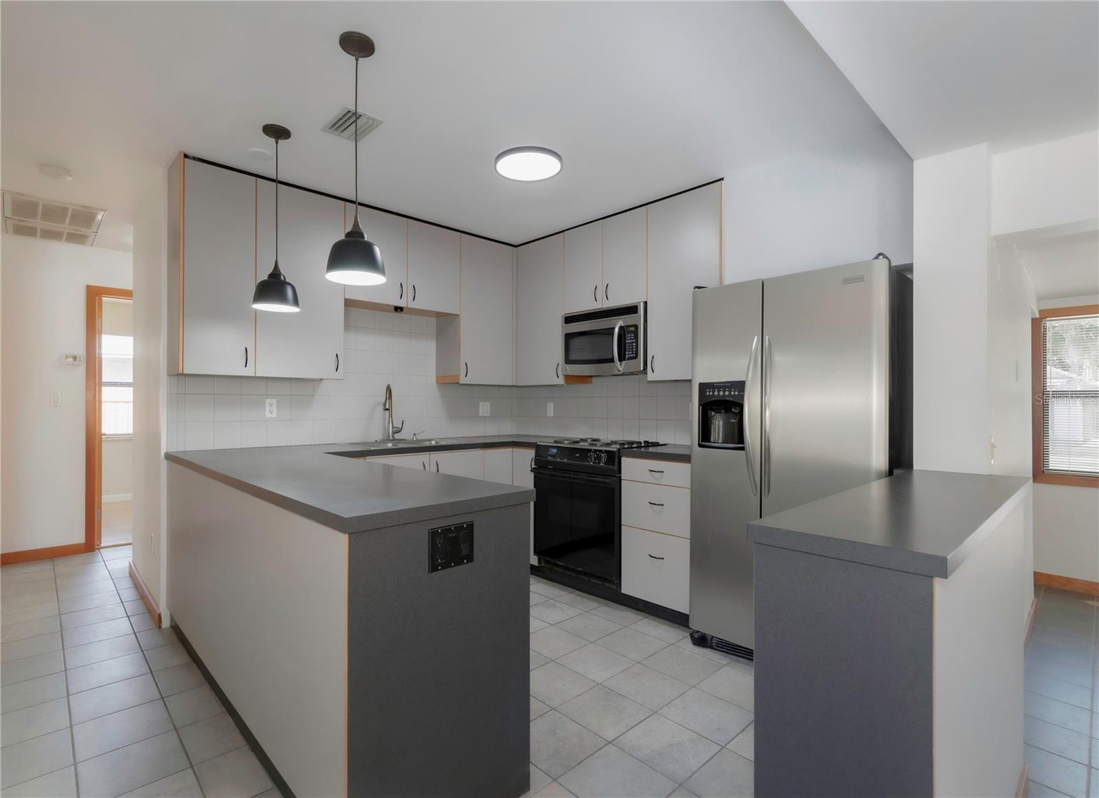 LAKEWOOD ESTATES SEC A - Residential Lease