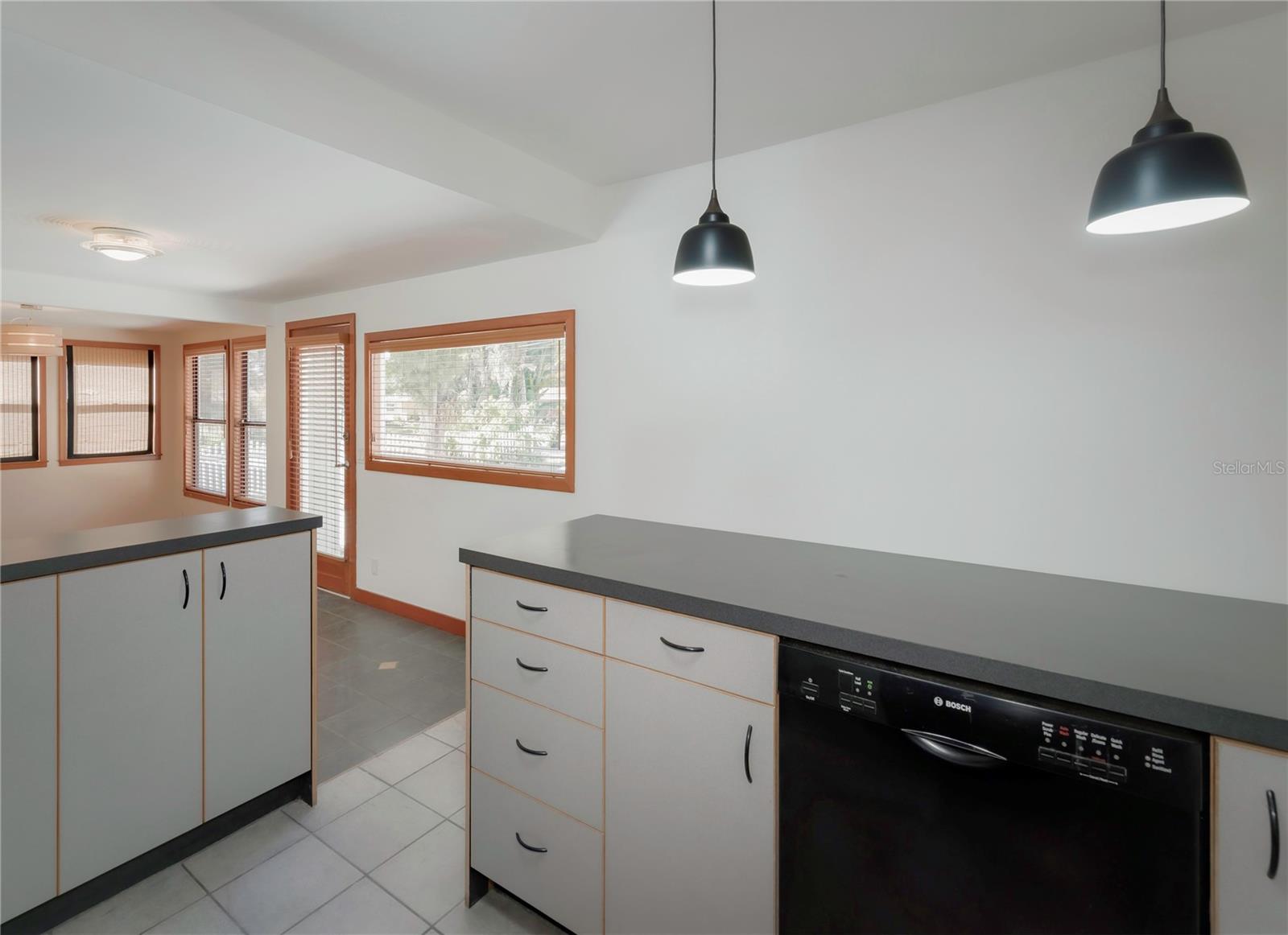 LAKEWOOD ESTATES SEC A - Residential Lease