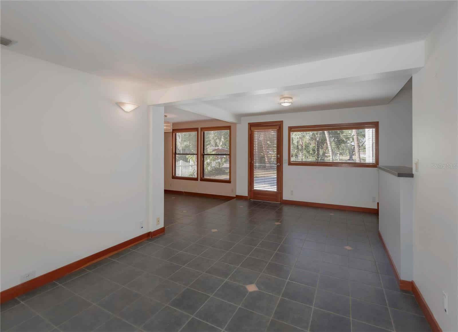 LAKEWOOD ESTATES SEC A - Residential Lease