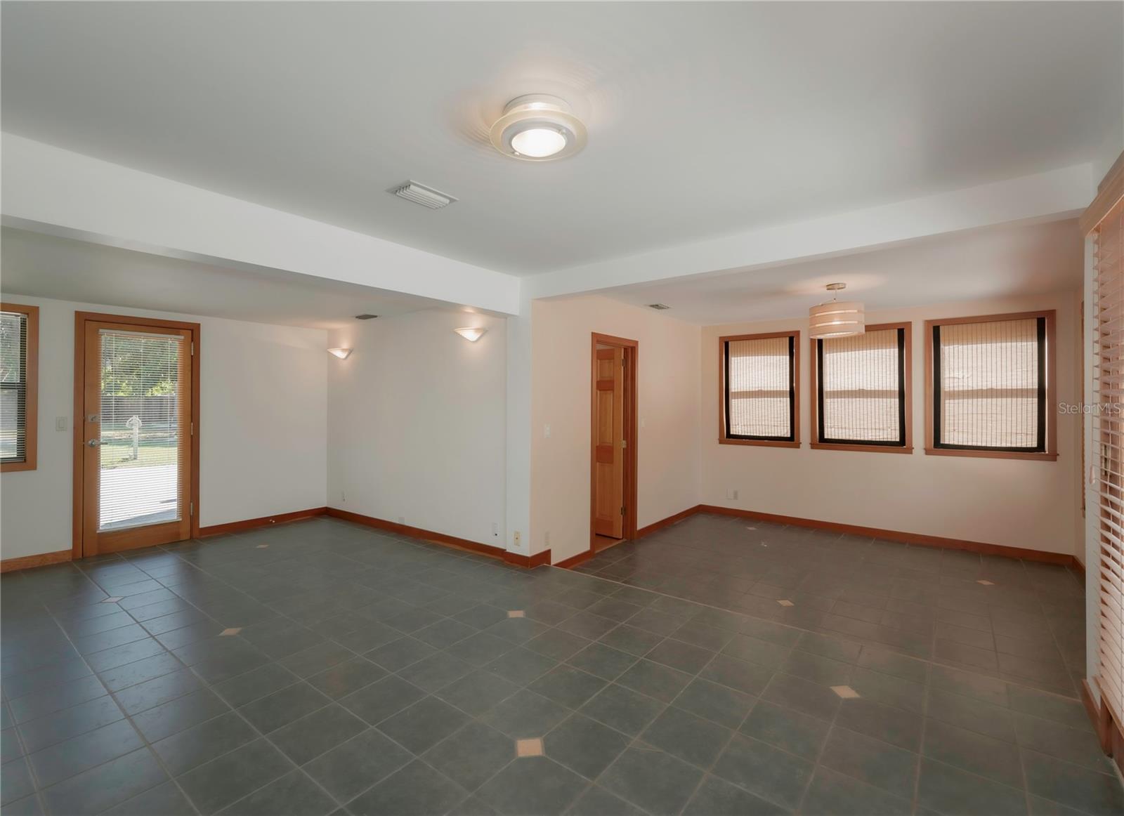 LAKEWOOD ESTATES SEC A - Residential Lease