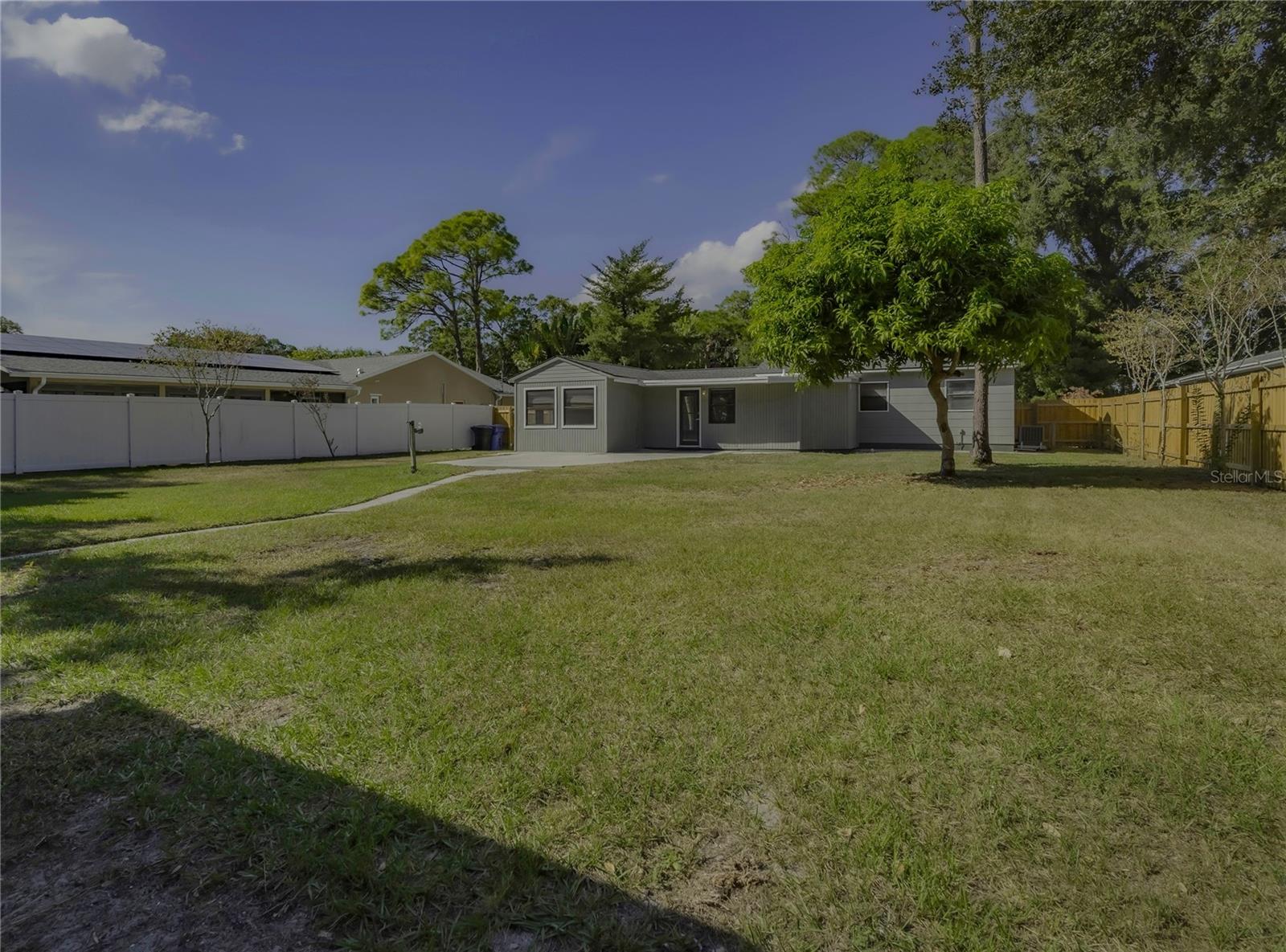 LAKEWOOD ESTATES SEC A - Residential Lease