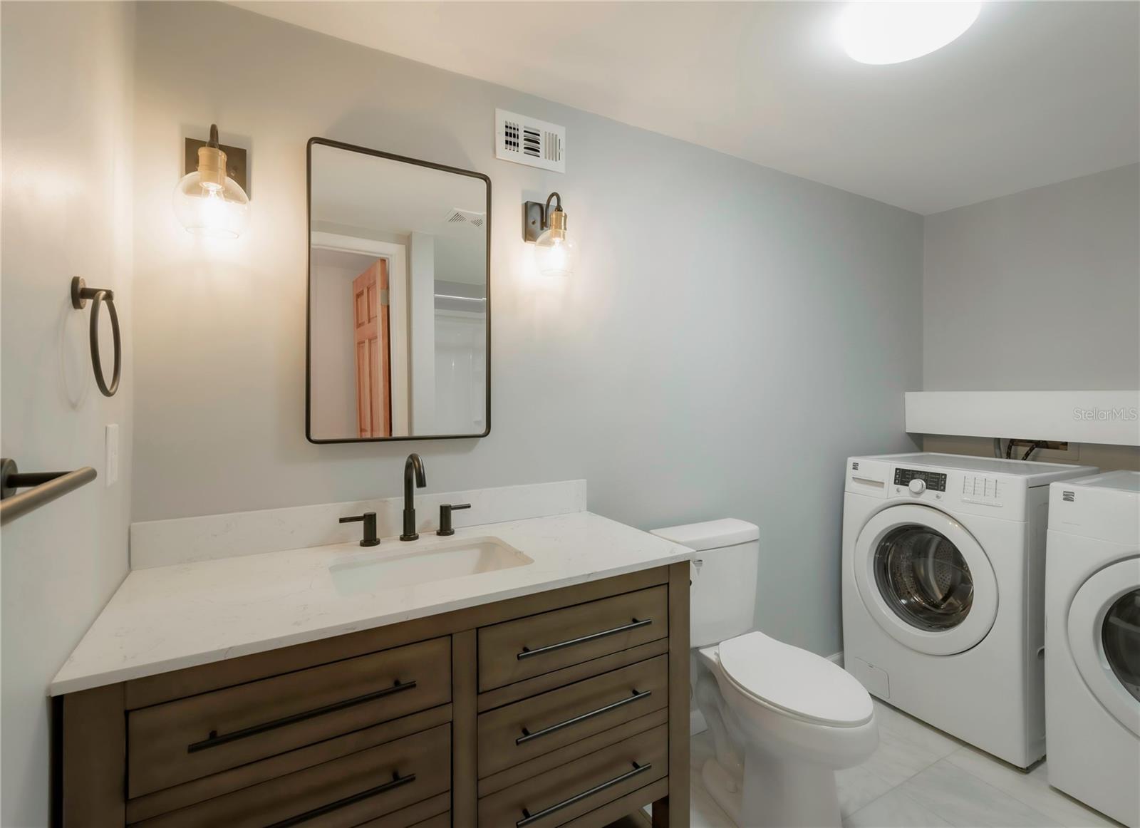 LAKEWOOD ESTATES SEC A - Residential Lease