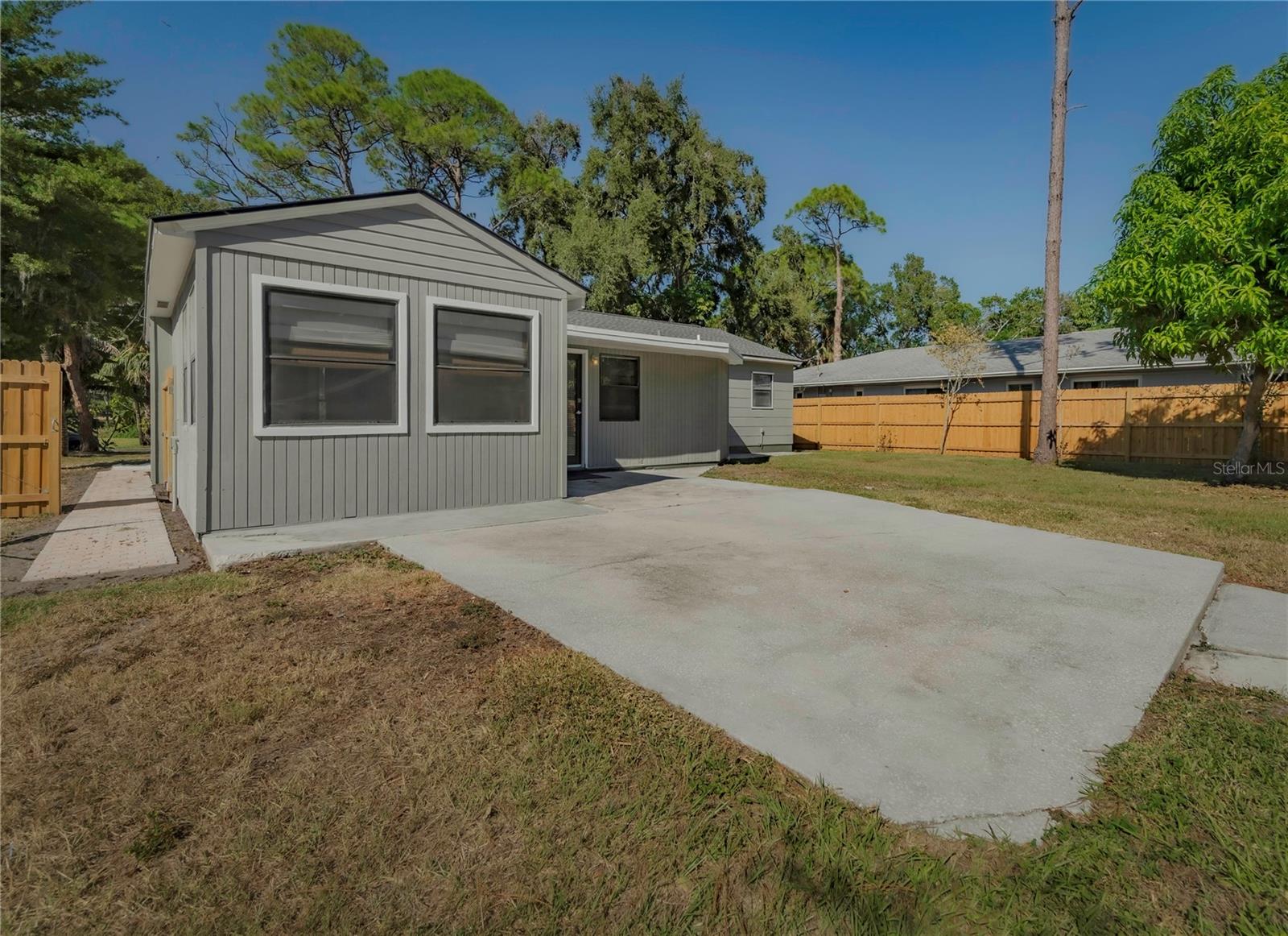 LAKEWOOD ESTATES SEC A - Residential Lease