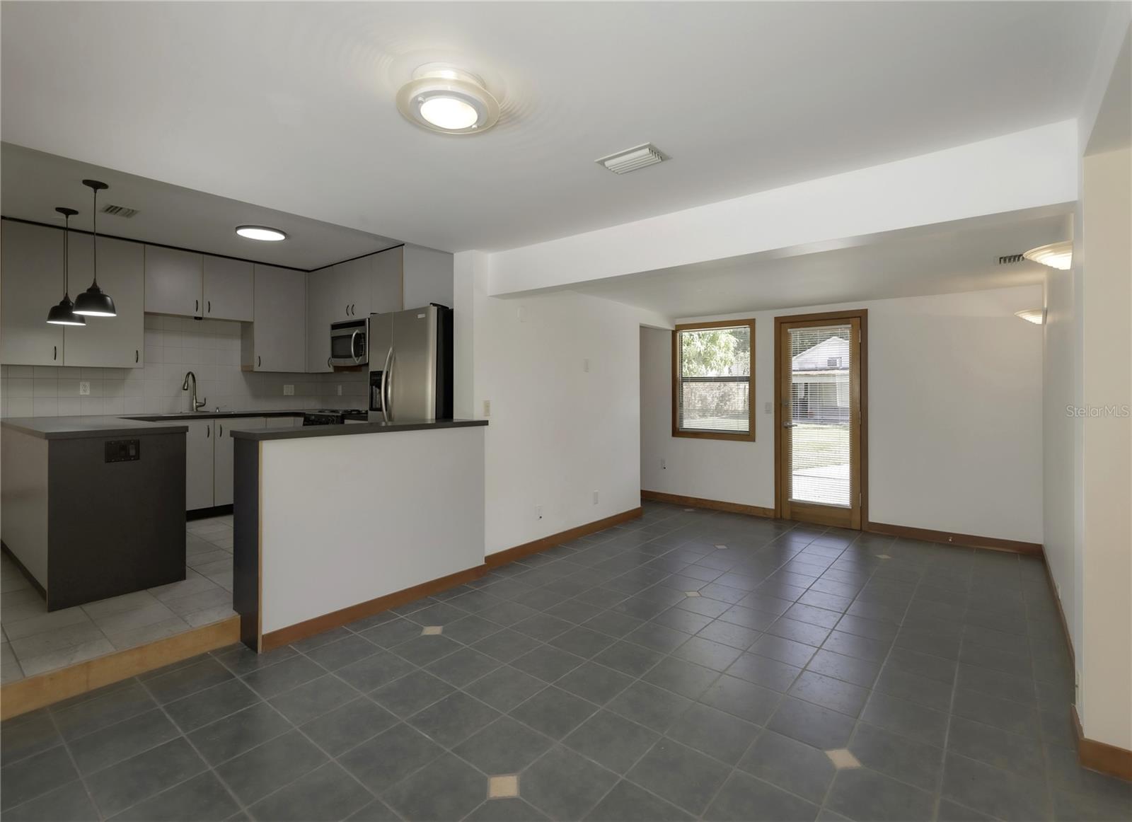 LAKEWOOD ESTATES SEC A - Residential Lease