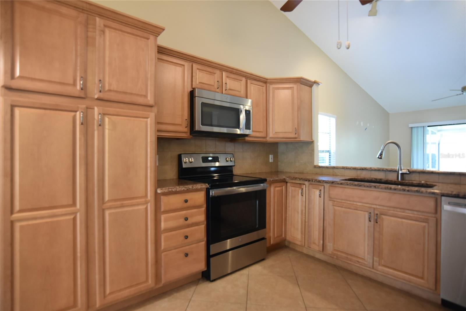 ALAFAYA WOODS PH 5 - Residential