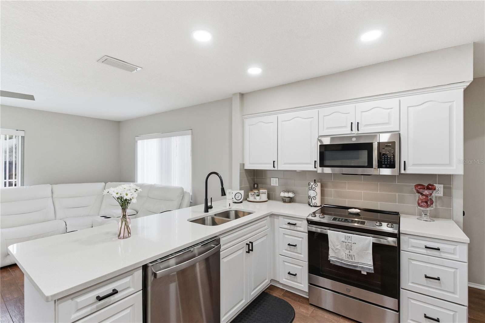 SPRING HILL - Residential