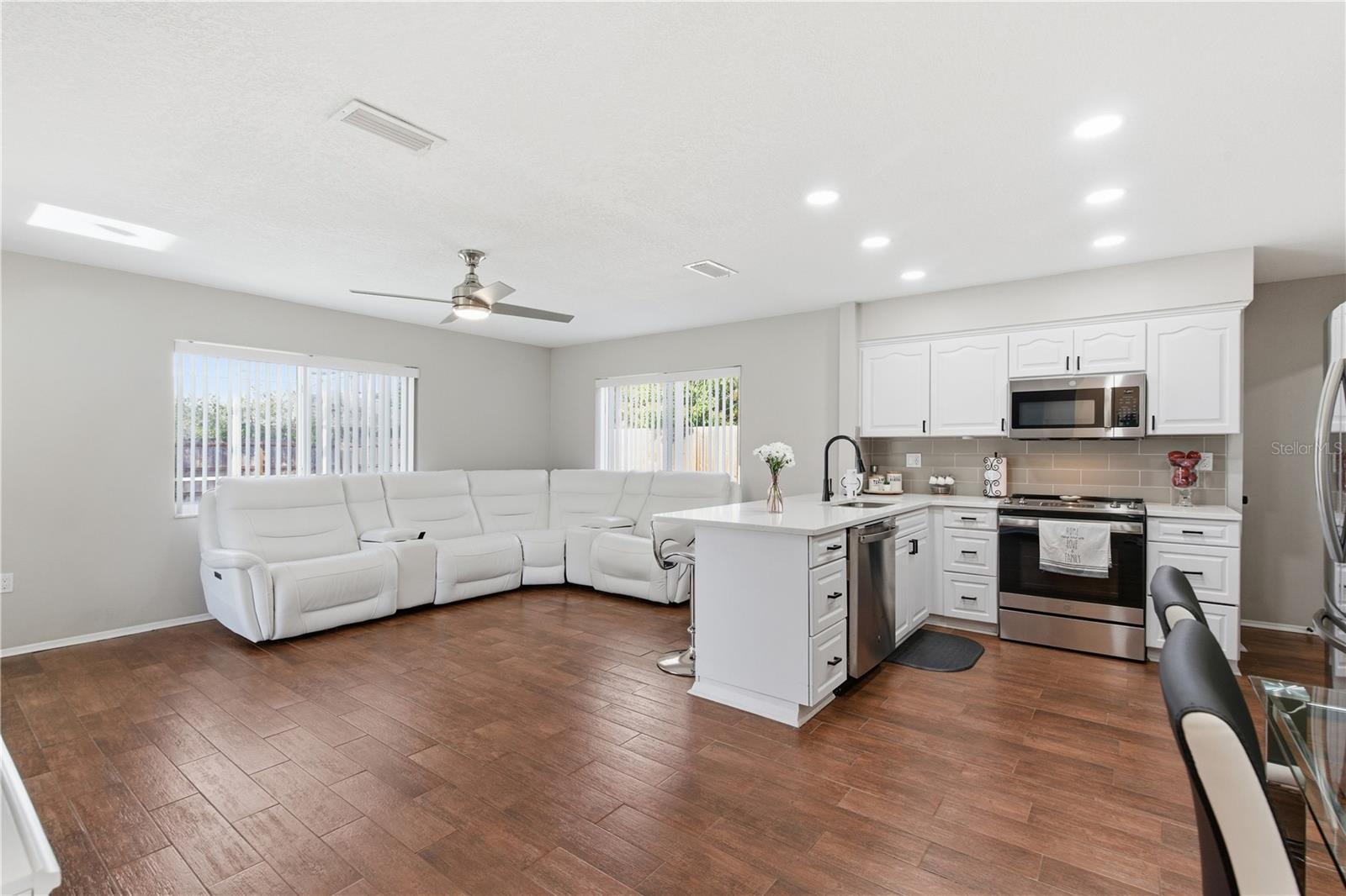 SPRING HILL - Residential