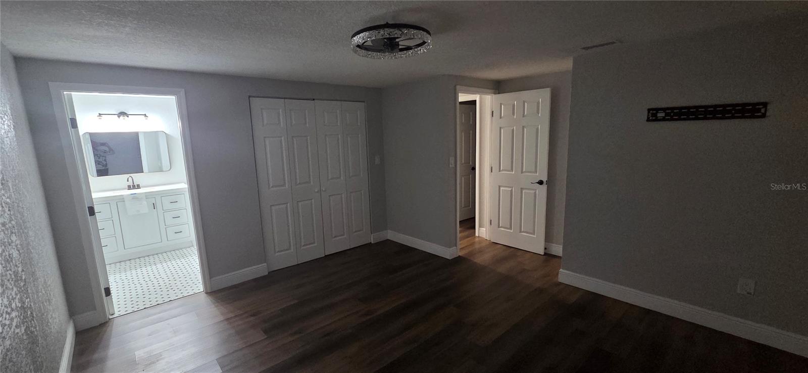 COLONIAL TERRACE - Residential