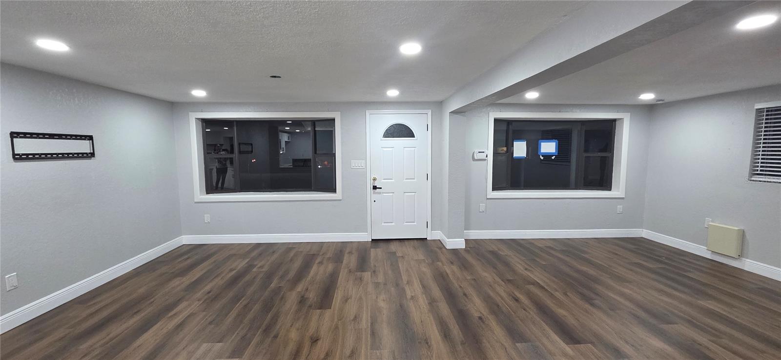 COLONIAL TERRACE - Residential