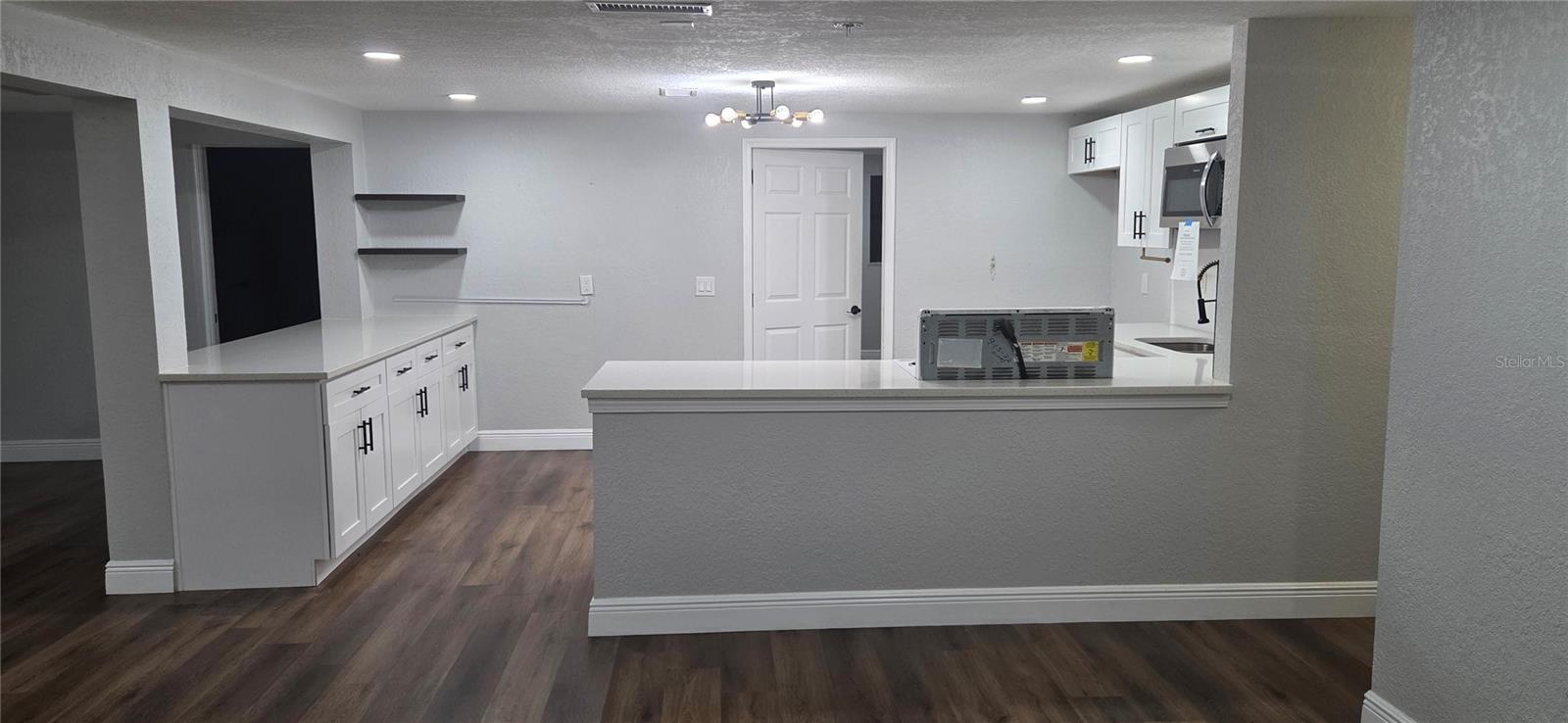 COLONIAL TERRACE - Residential