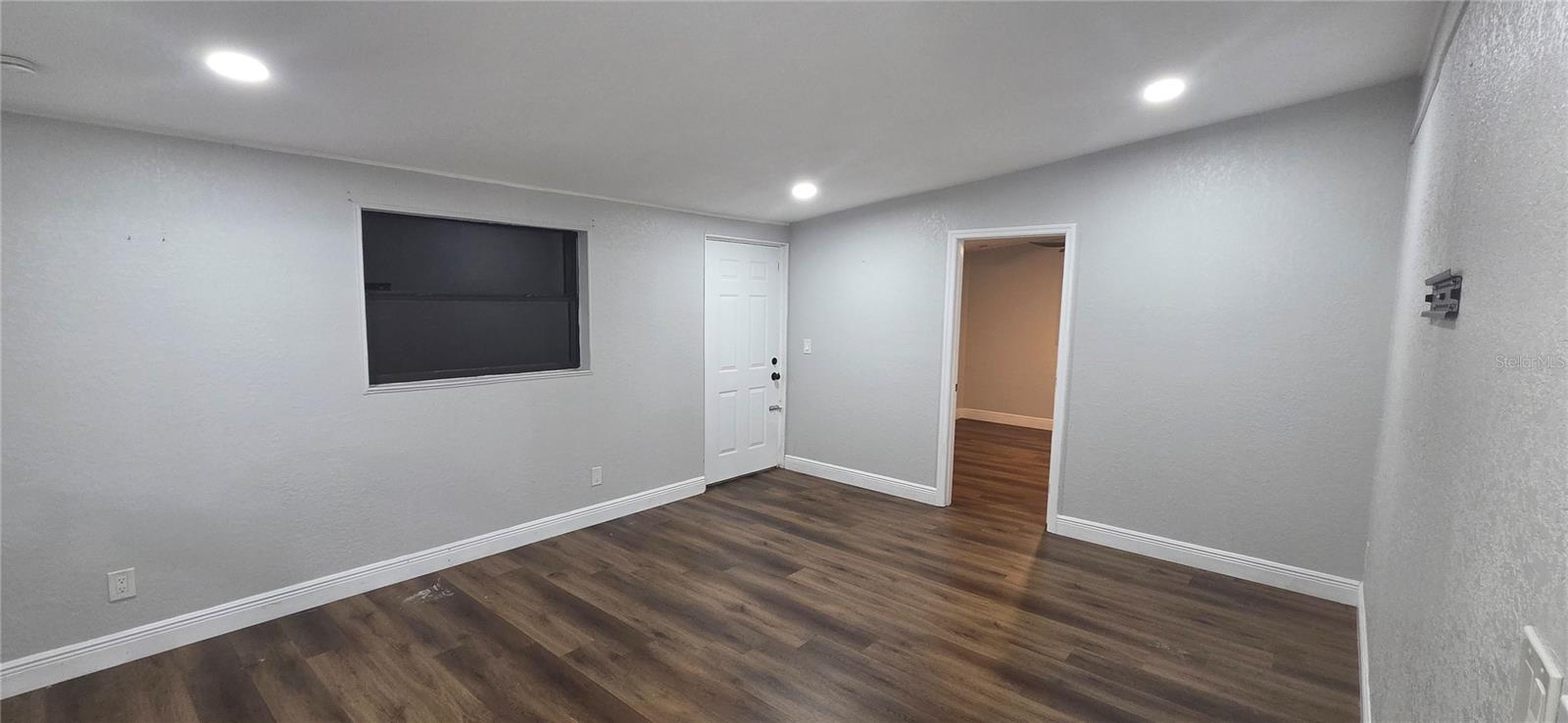 COLONIAL TERRACE - Residential