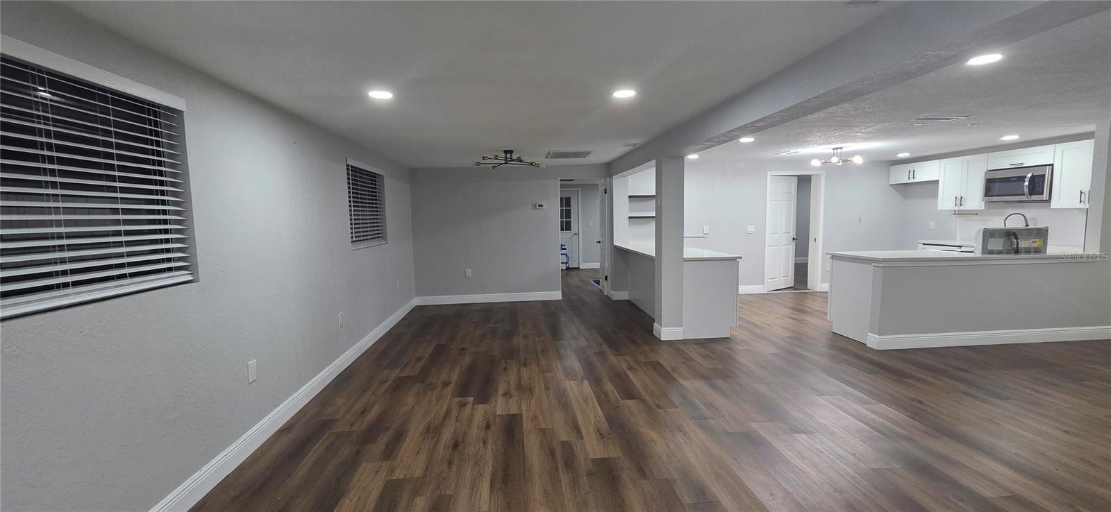 COLONIAL TERRACE - Residential