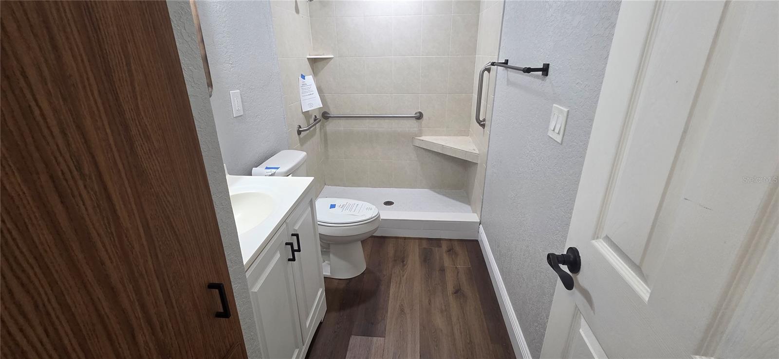 COLONIAL TERRACE - Residential