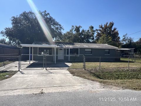 1304 MAYFLOWER DRIVE LAKELAND FL 33810